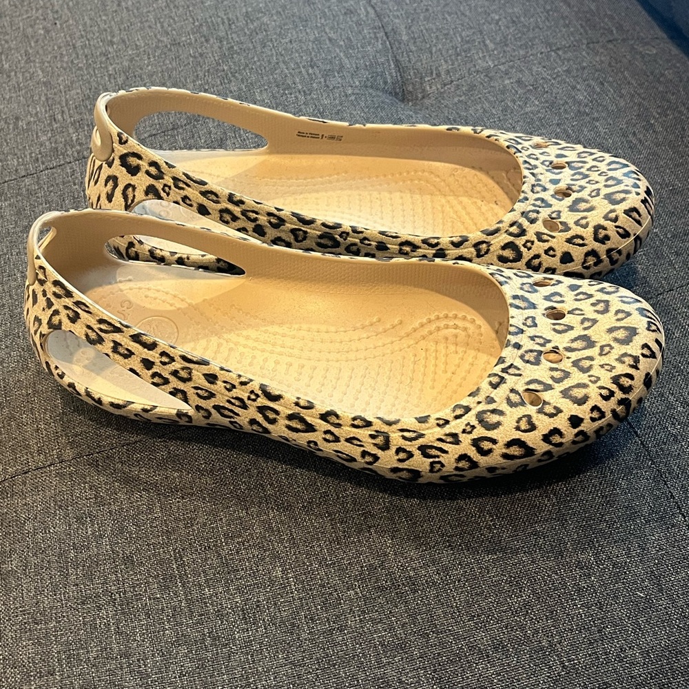CROCS Leopard Flats